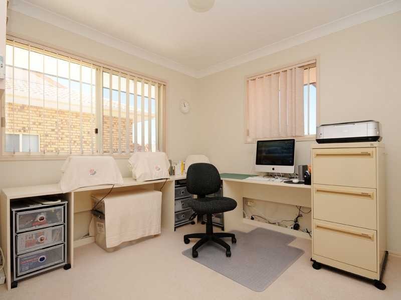 2/17 Deodar Drive, Burleigh Heads QLD 4220