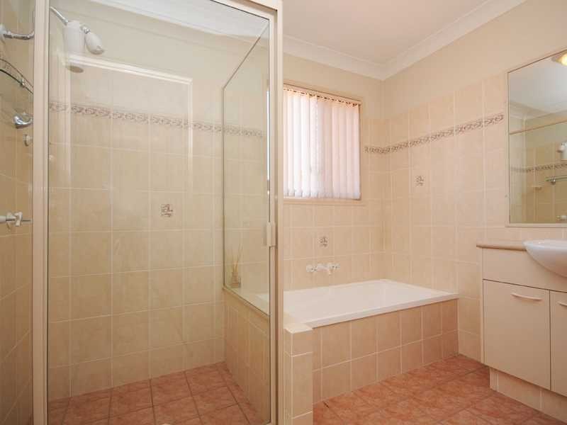 2/17 Deodar Drive, Burleigh Heads QLD 4220