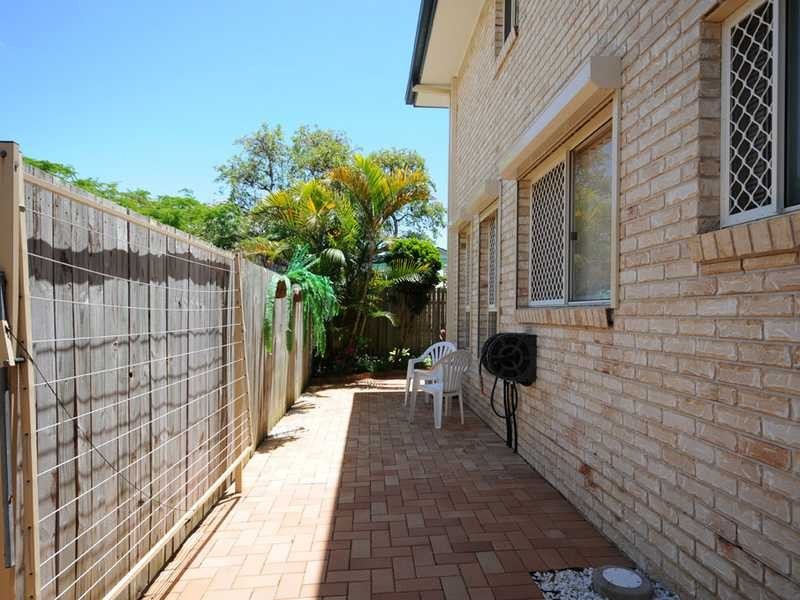 2/17 Deodar Drive, Burleigh Heads QLD 4220