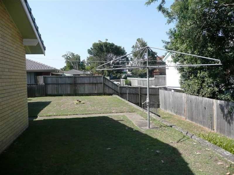 4 Eagle Avenue, Burleigh Waters QLD 4220