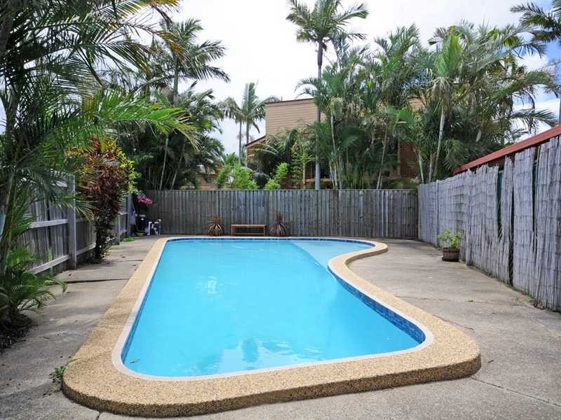2/6 Barbet Place, Burleigh Waters QLD 4220