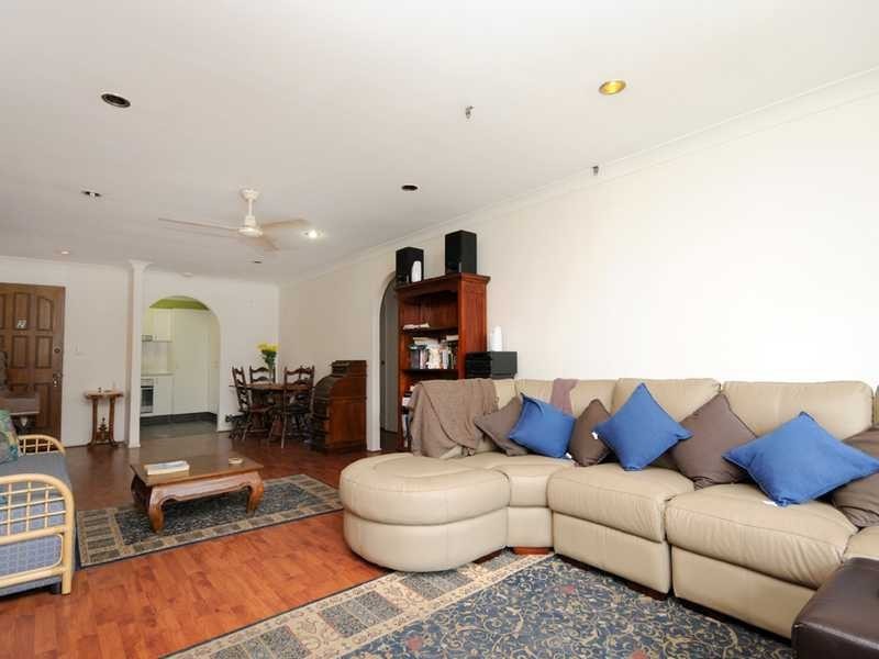 2/6 Barbet Place, Burleigh Waters QLD 4220