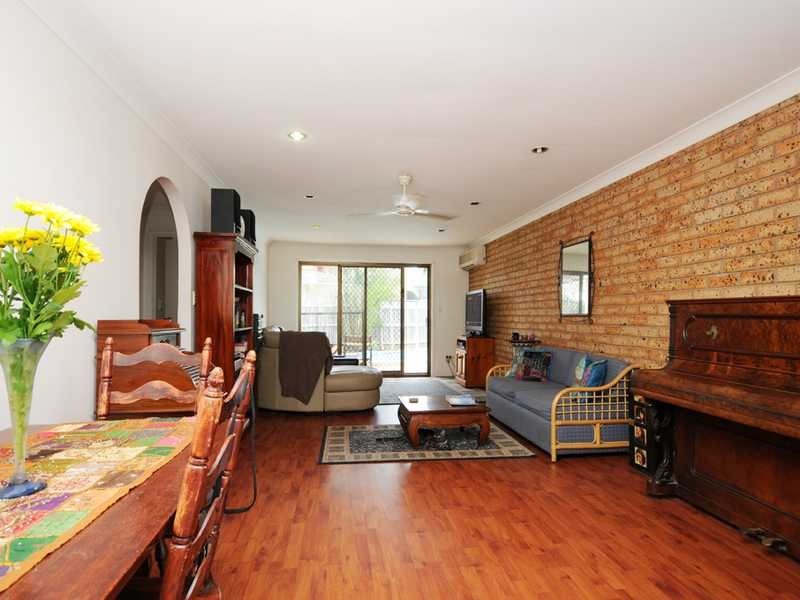 2/6 Barbet Place, Burleigh Waters QLD 4220