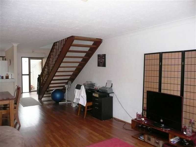 8/105 Christine Avenue, Burleigh Waters QLD 4220