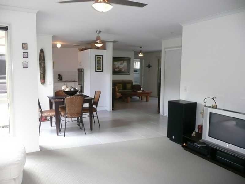 54 Cumberland Drive, Varsity Lakes QLD 4227