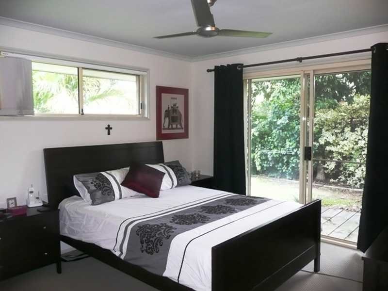 54 Cumberland Drive, Varsity Lakes QLD 4227