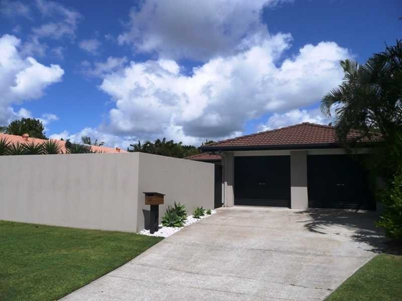 54 Cumberland Drive, Varsity Lakes QLD 4227
