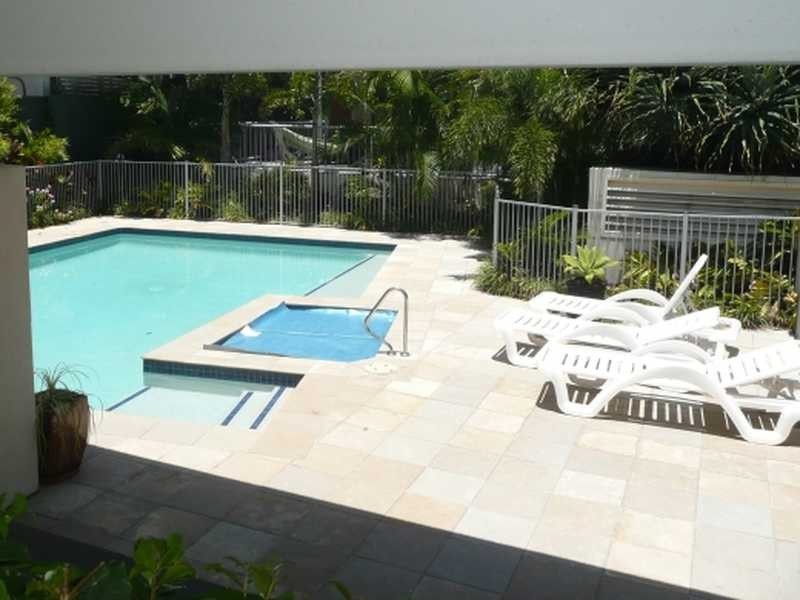 28/6 Fifth Avenue, Burleigh Heads QLD 4220