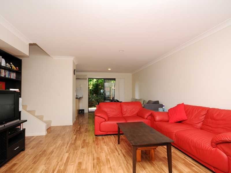 218/64 Gilston Road, Nerang QLD 4211