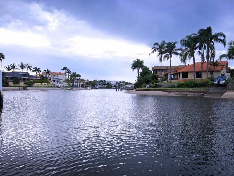 15 Andrew Avenue, Broadbeach Waters QLD 4218