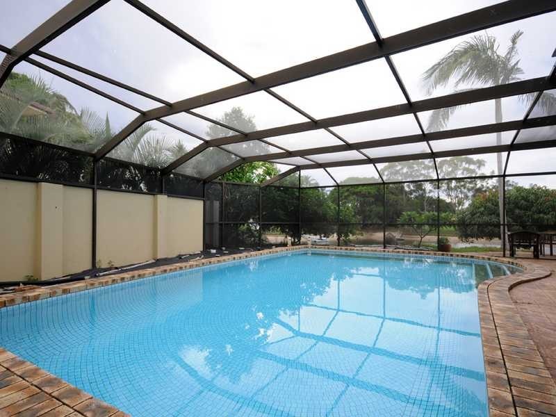 15 Andrew Avenue, Broadbeach Waters QLD 4218