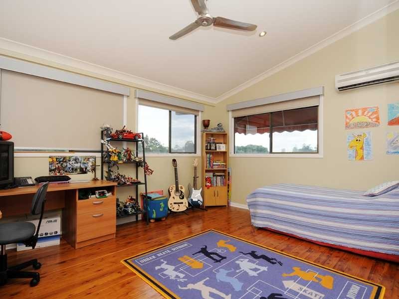 15 Andrew Avenue, Broadbeach Waters QLD 4218