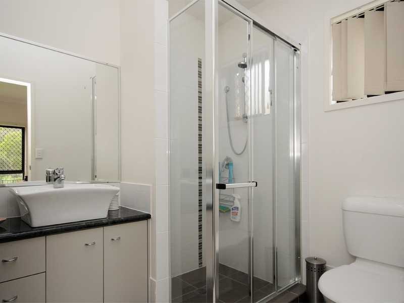 11 Laura Place, Varsity Lakes QLD 4227