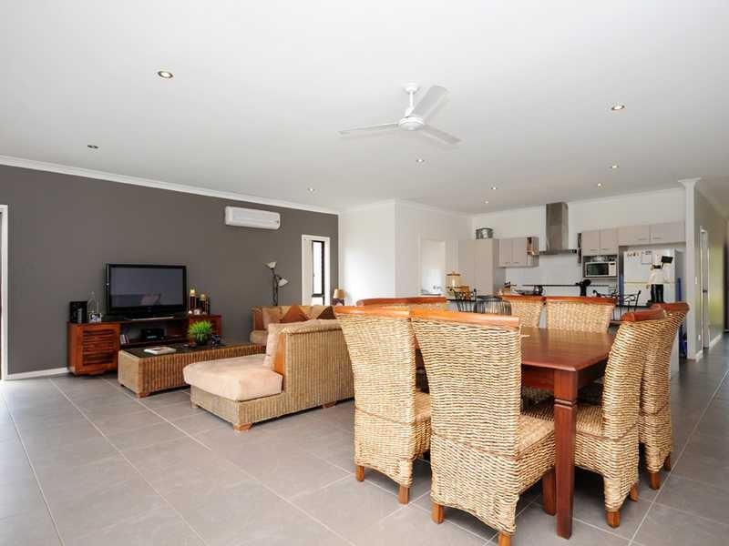 11 Laura Place, Varsity Lakes QLD 4227