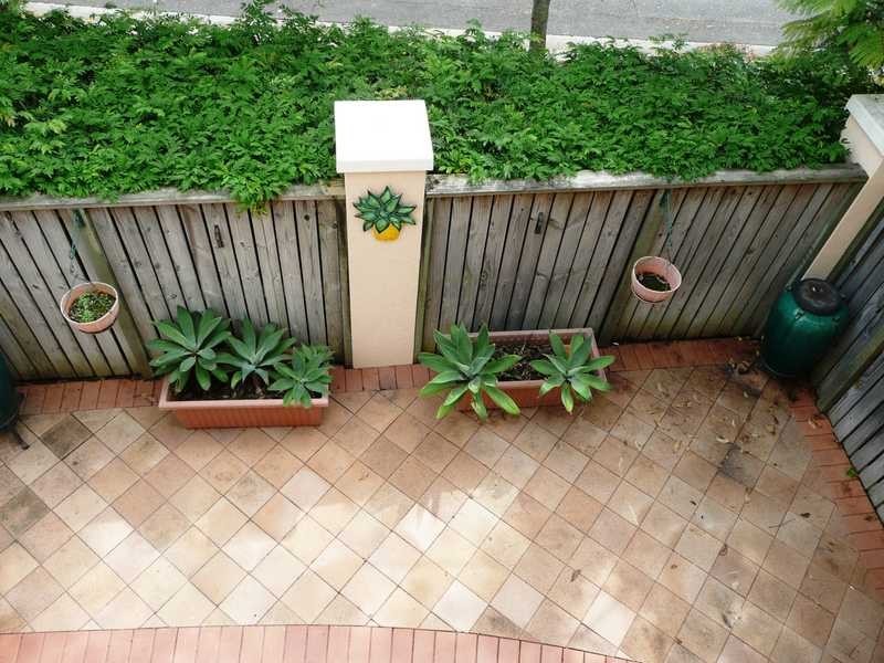 12/2 Beachcomber Court, Burleigh Waters QLD 4220