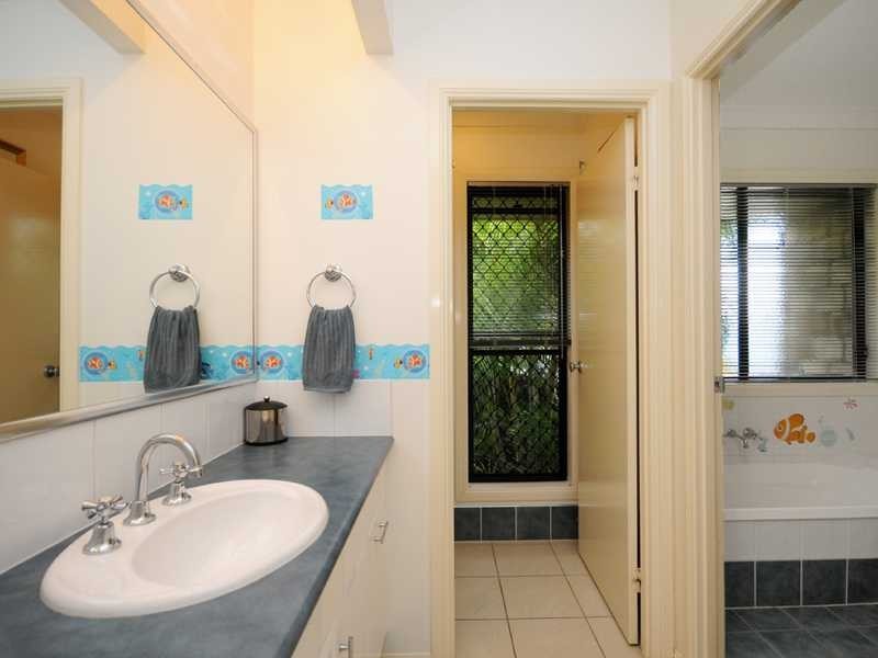 6 Glasshouse Drive, Varsity Lakes QLD 4227