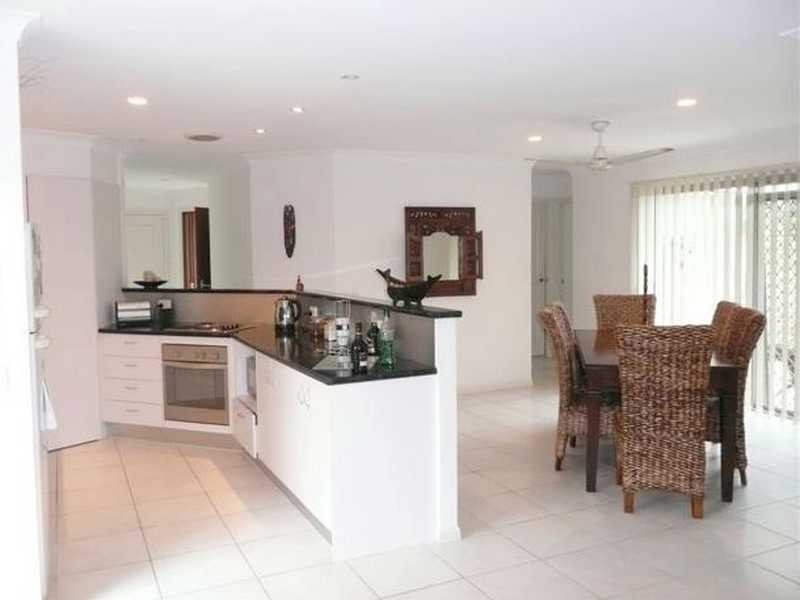 18 Regensberg Close, Varsity Lakes QLD 4227