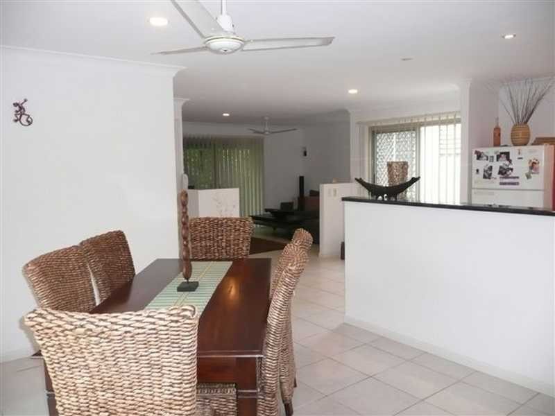 18 Regensberg Close, Varsity Lakes QLD 4227