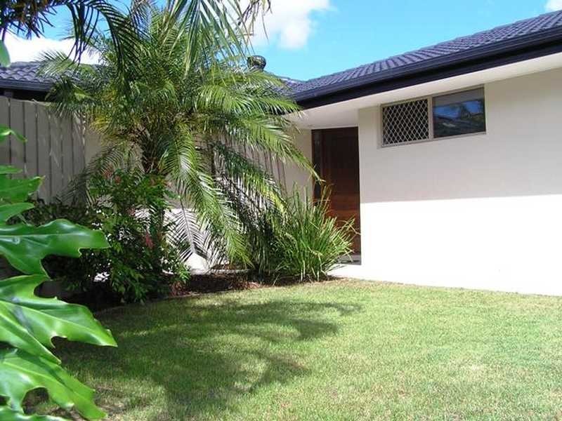 18 Regensberg Close, Varsity Lakes QLD 4227