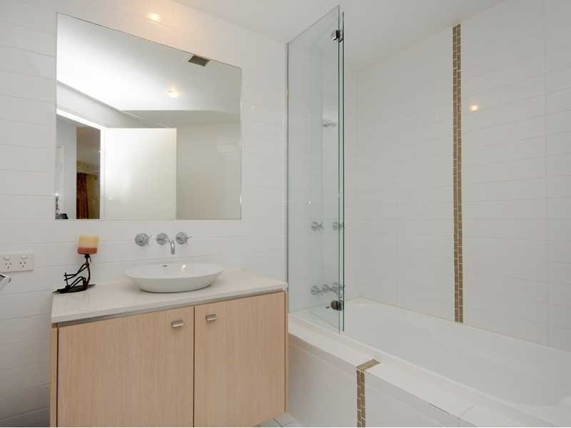 18/253 Varsity Parade, Varsity Lakes QLD 4227