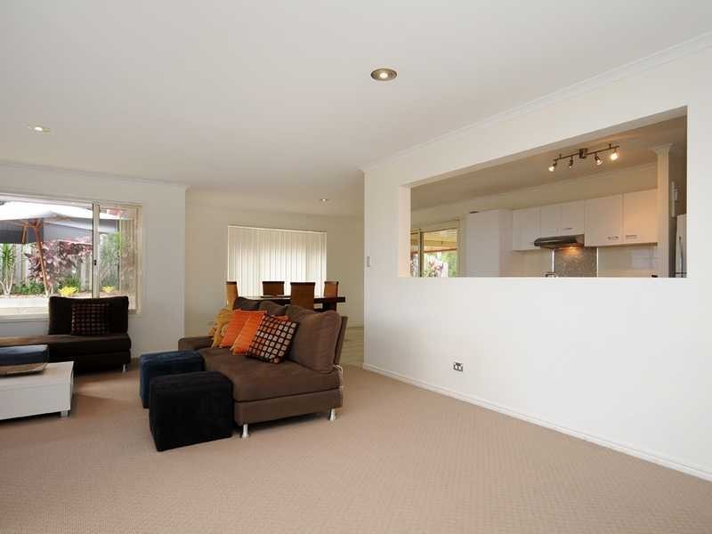 16 Matthew Close, Burleigh Heads QLD 4220