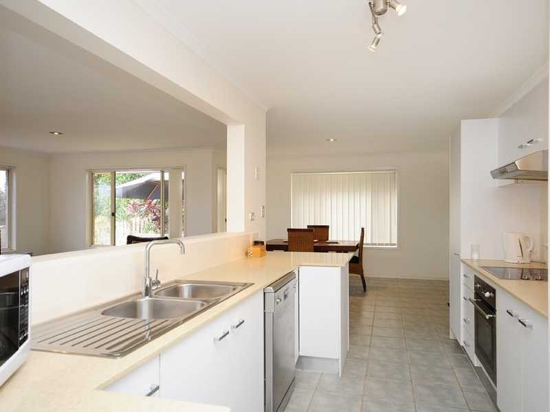 16 Matthew Close, Burleigh Heads QLD 4220