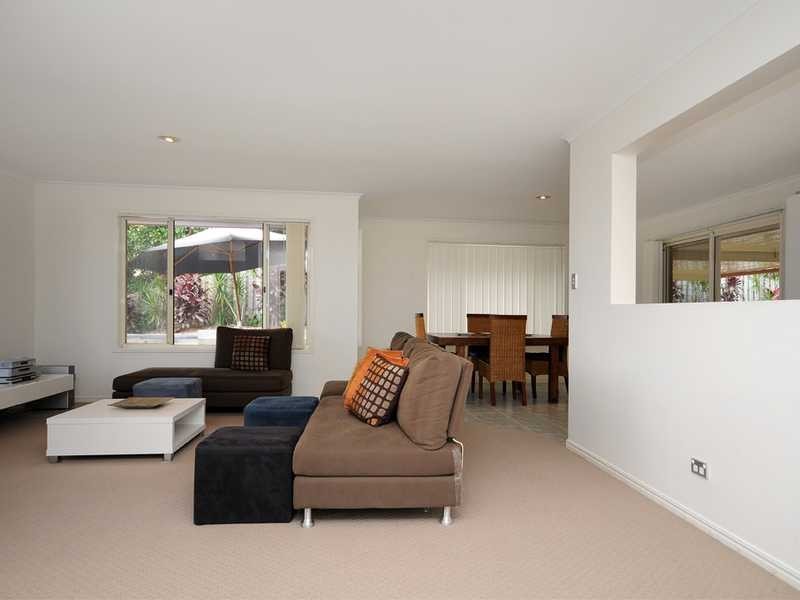 16 Matthew Close, Burleigh Heads QLD 4220