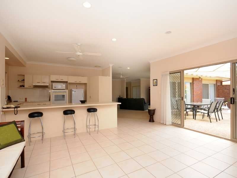 18 Wedgebill Parade, Burleigh Waters QLD 4220