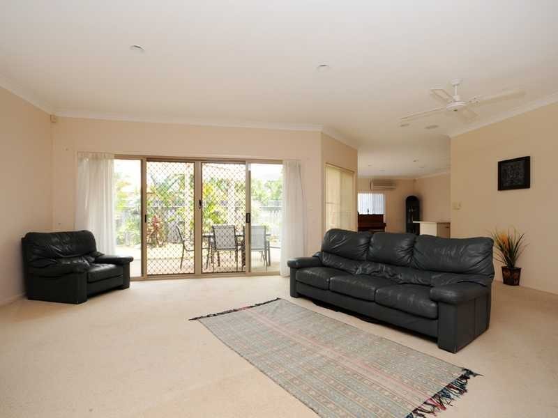 18 Wedgebill Parade, Burleigh Waters QLD 4220