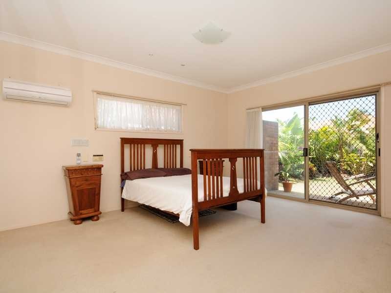 18 Wedgebill Parade, Burleigh Waters QLD 4220