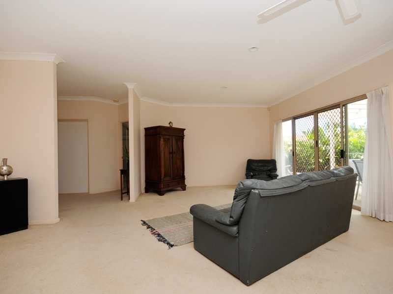 18 Wedgebill Parade, Burleigh Waters QLD 4220
