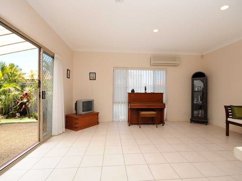 18 Wedgebill Parade, Burleigh Waters QLD 4220