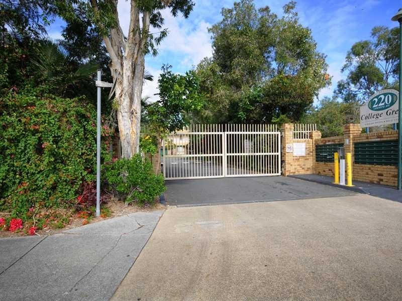 63/220 Christine Ave, Burleigh Waters QLD 4220