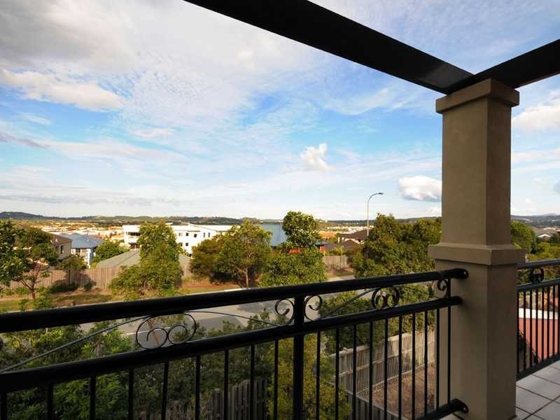 44/2 Geraldton Drive, Varsity Lakes QLD 4227