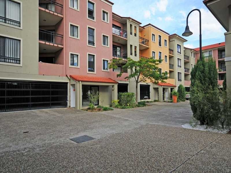 44/2 Geraldton Drive, Varsity Lakes QLD 4227