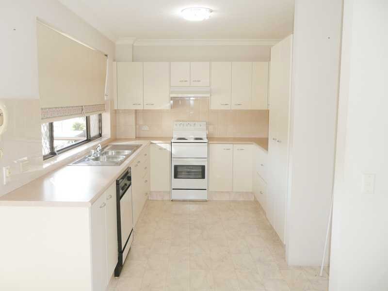 5/2 Sunbird Street, Burleigh Waters QLD 4220