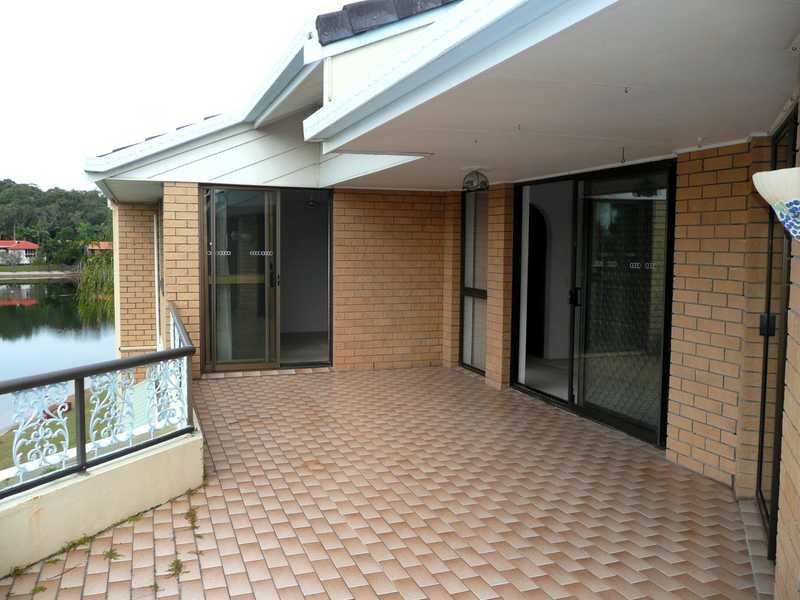 5/2 Sunbird Street, Burleigh Waters QLD 4220