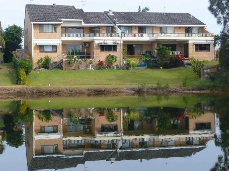 5/2 Sunbird Street, Burleigh Waters QLD 4220