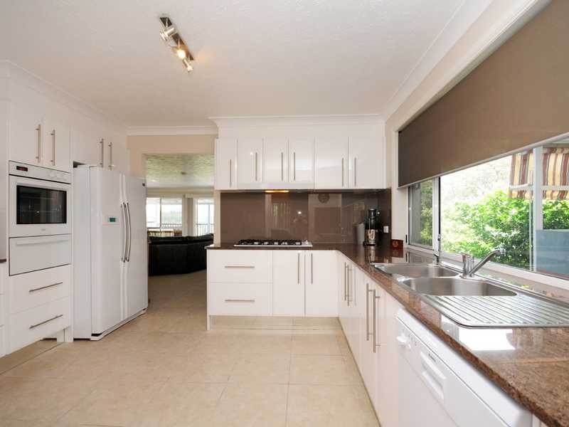 55 Jarrahdale Drive, Elanora QLD 4221