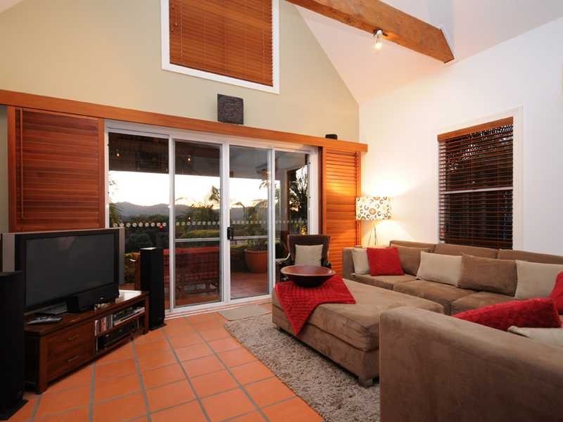 140 Valley Drive, Tallebudgera QLD 4228