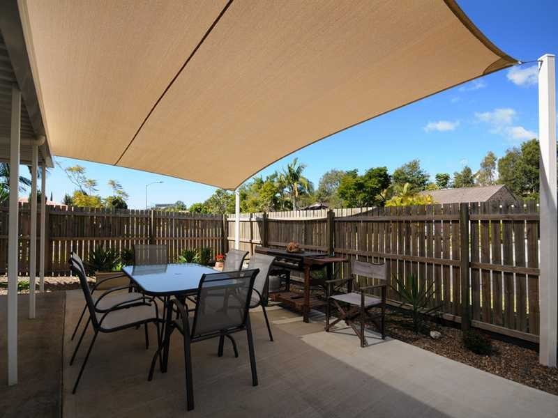 2/2 Summerwine Street, Burleigh Waters QLD 4220