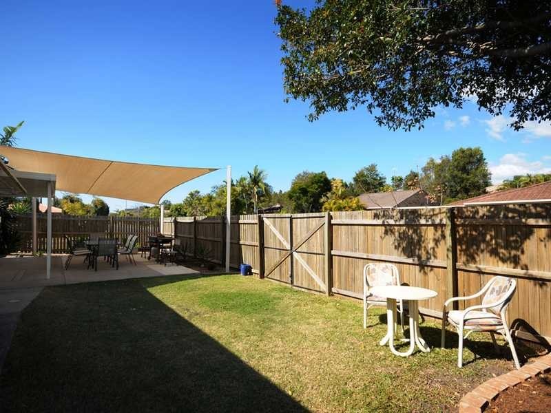 2/2 Summerwine Street, Burleigh Waters QLD 4220