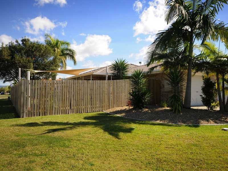 2/2 Summerwine Street, Burleigh Waters QLD 4220