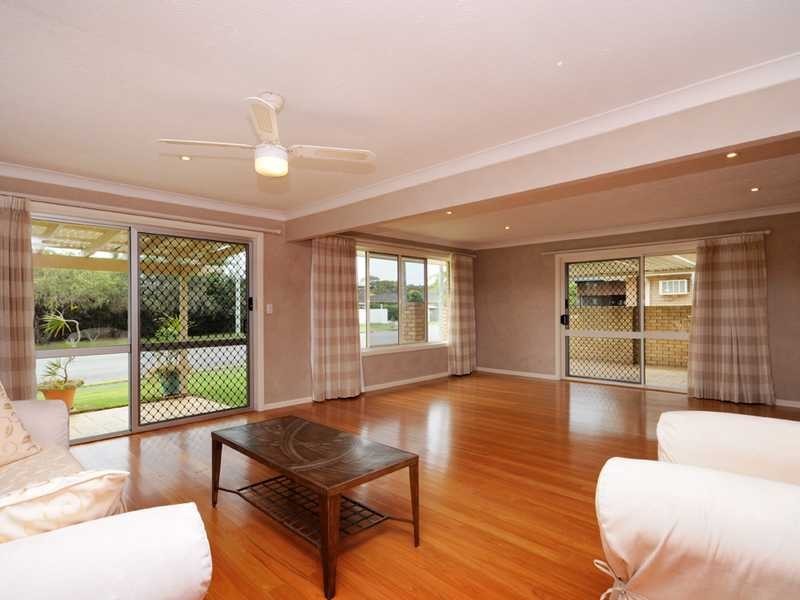 26 Kallay Street, Miami QLD 4220