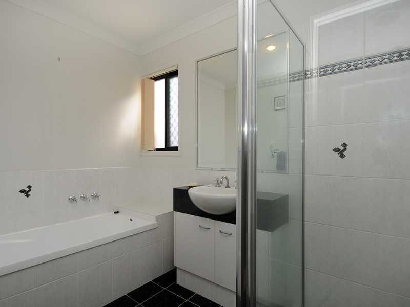 19 Bayswater Drive, Varsity Lakes QLD 4227