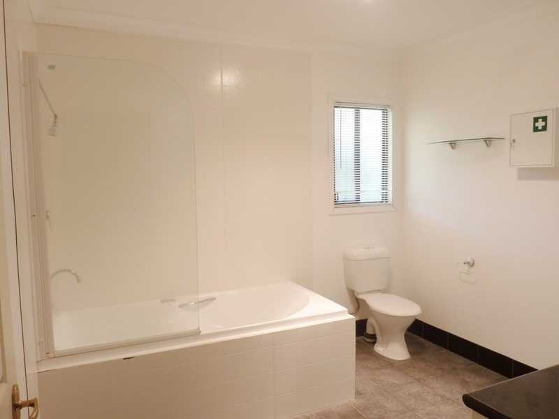 66 Koola Drive, Nerang QLD 4211