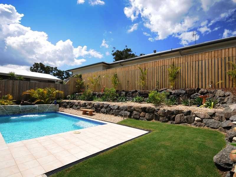 11 Frog Rock Crescent, Reedy Creek QLD 4227