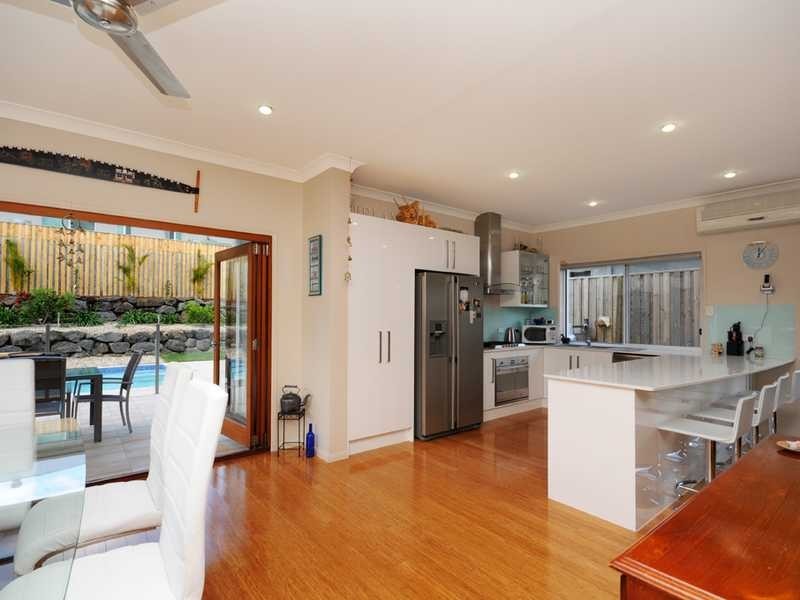 11 Frog Rock Crescent, Reedy Creek QLD 4227