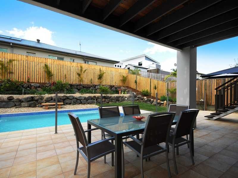 11 Frog Rock Crescent, Reedy Creek QLD 4227