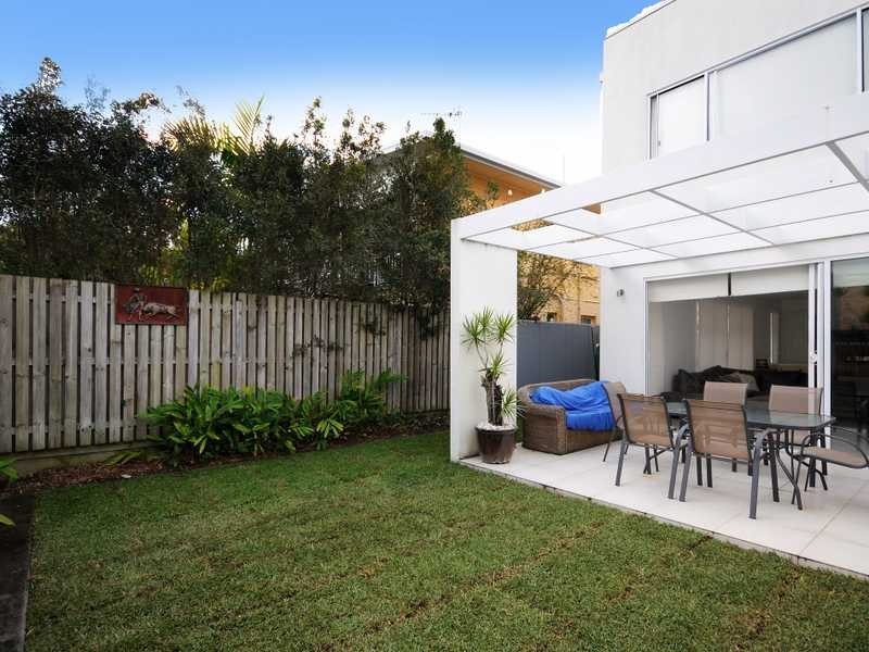 2/1874 Gold Coast Hwy, Burleigh Heads QLD 4220